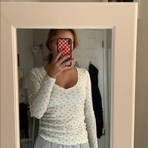 Long sleeve brandy melville shirt- no flaws